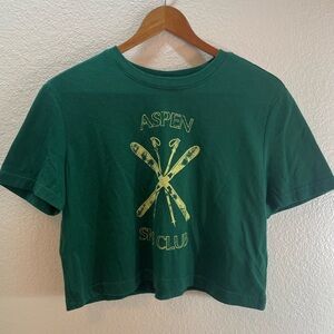 Colsie Aspen Ski Club Green Crop T-Shirt Size M